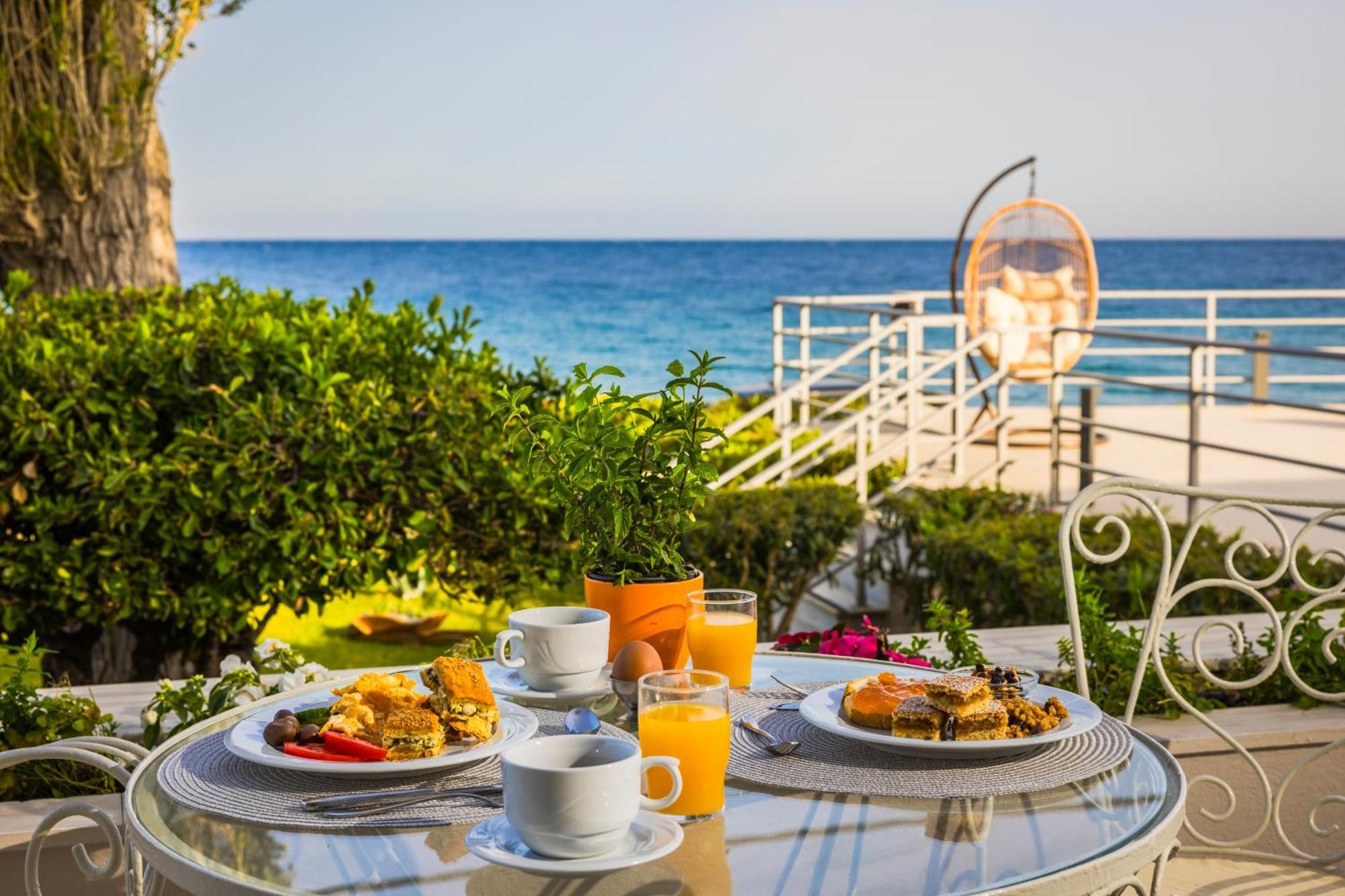 Niki Beach Hotel Kamariótisza Kültér fotó