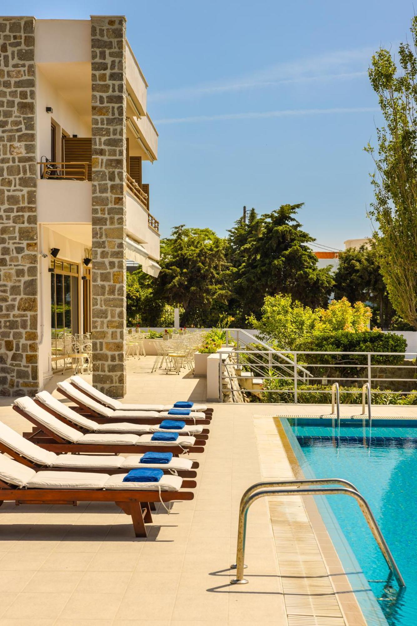 Niki Beach Hotel Kamariótisza Kültér fotó